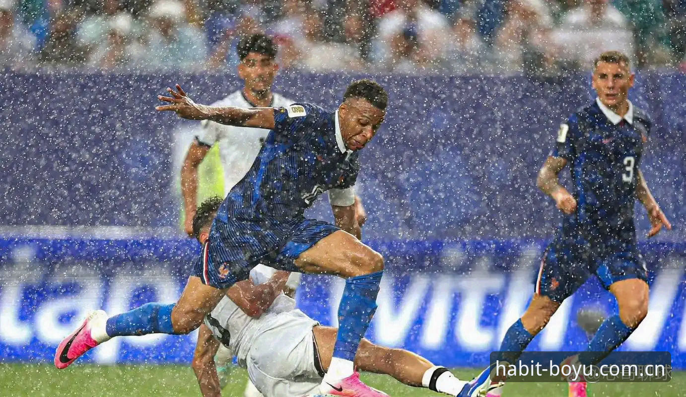 法国3-0伊拉克全程复盘：雷暴中断2小时11分，姆巴佩16场16球追平克洛泽